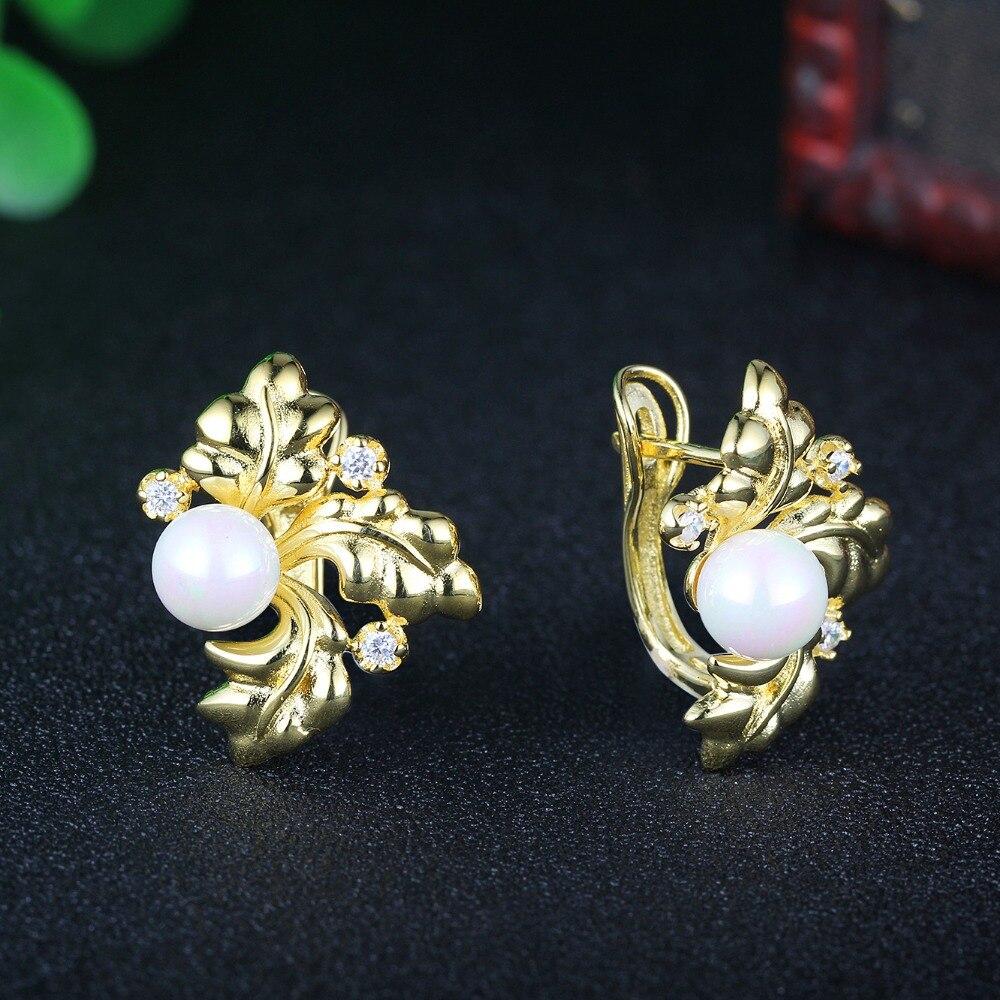 Golden Leaf Surrounding Pearl Accessorise No Piercing Ear Clip Earring Vintage Trendy Party Jewelry Earrings
